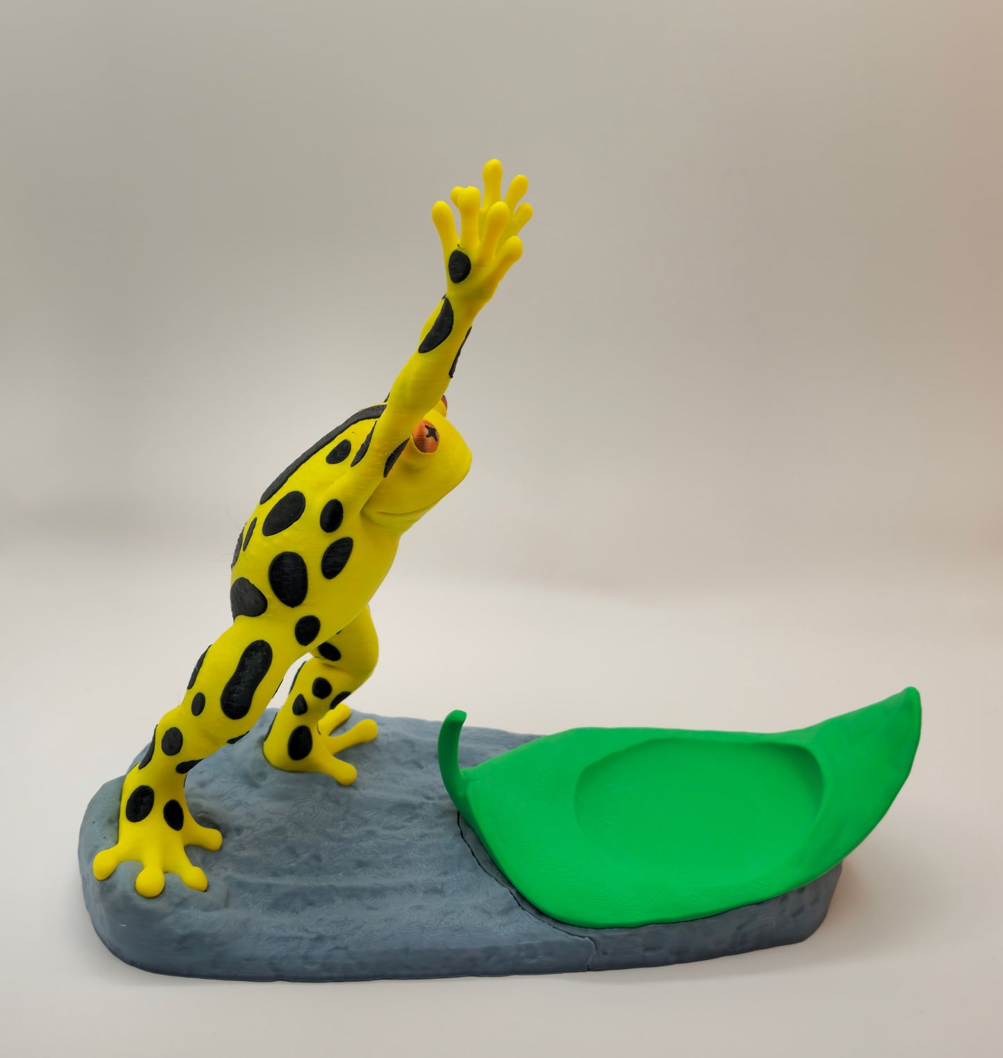 Ribbit Reserve: Frog Wine Bottle Display - Starzy Creations