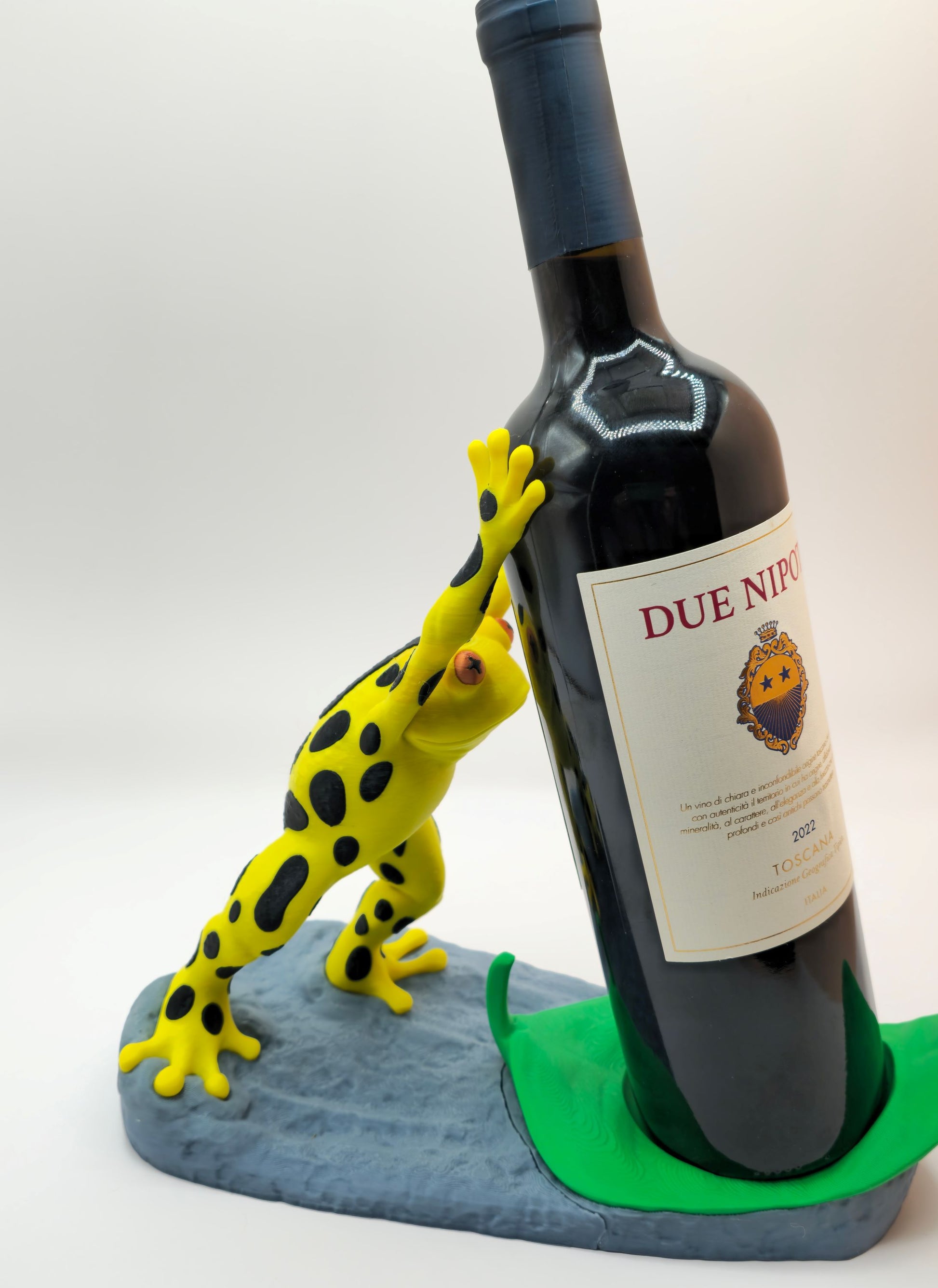 Ribbit Reserve: Frog Wine Bottle Display - Starzy Creations
